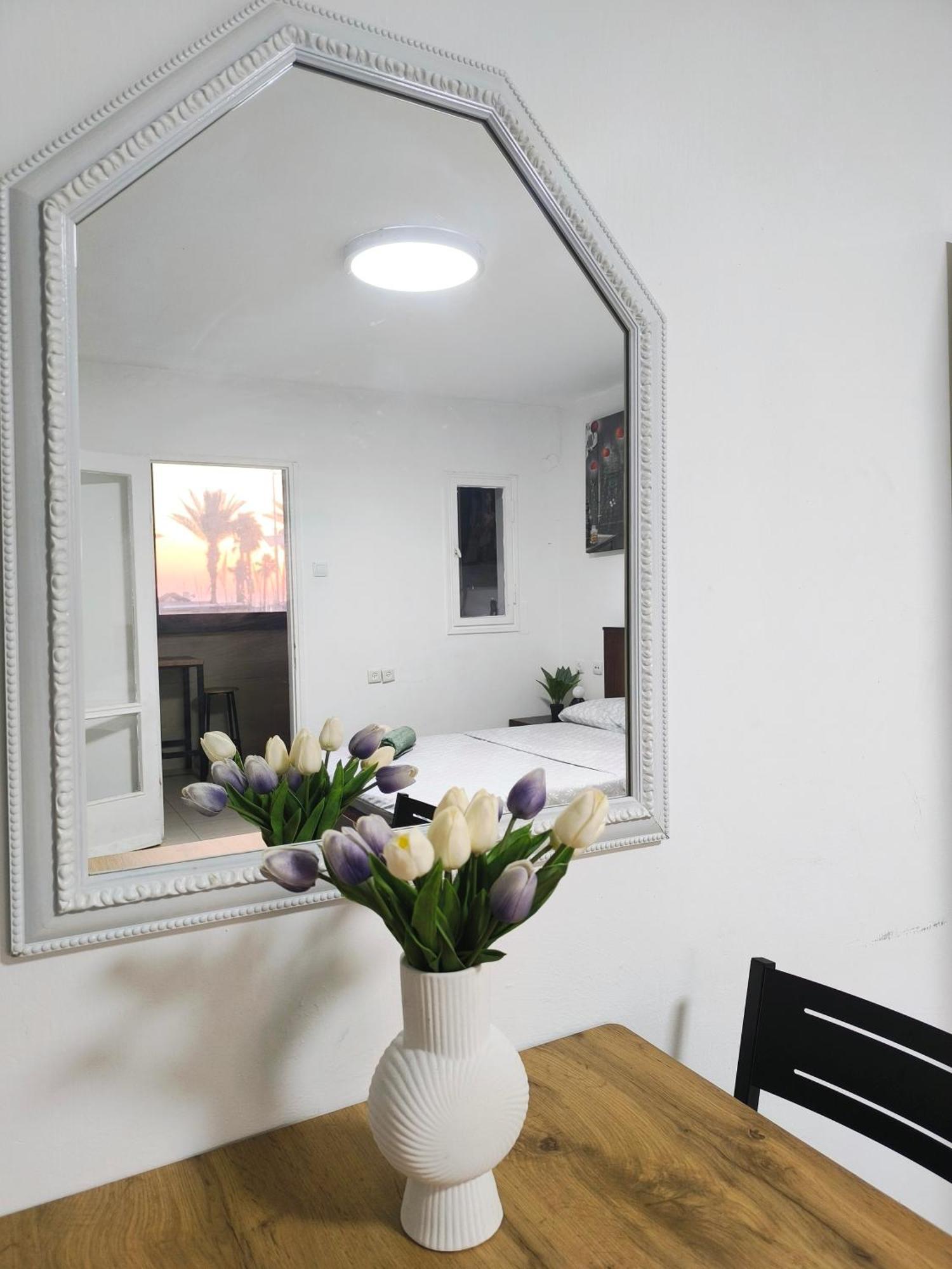 Beautiful Studio Apartment By The Sea 60-10 Haifa Exterior photo